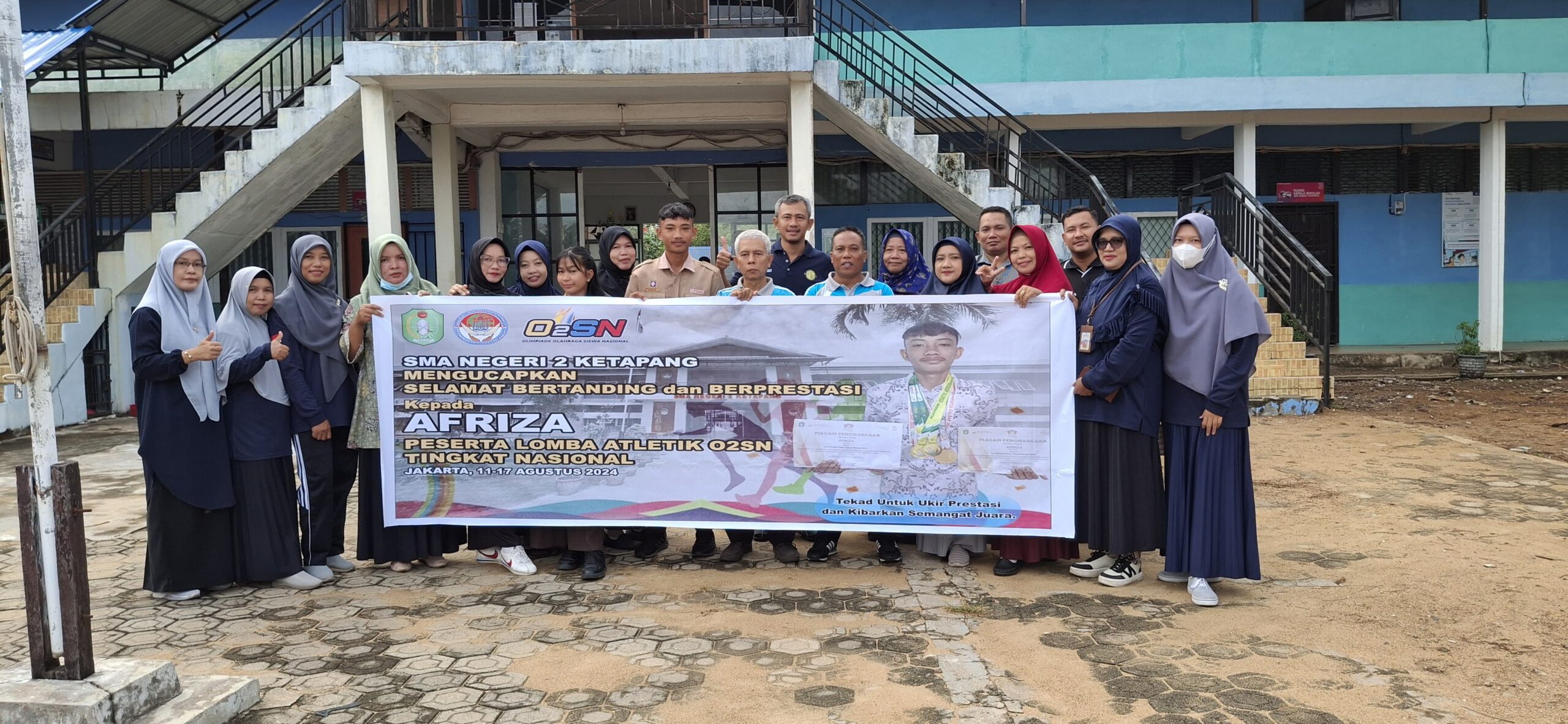 Read more about the article Prestasi Membanggakan: Afriza, Siswa SMAN 2 Ketapang, Berhasil Ikuti Lomba Atletik O2SN Tingkat Nasional!