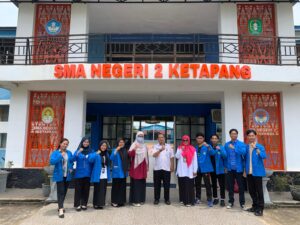 Read more about the article Monitoring Pembimbing Mahasiswa PLP-2 Universitas PGRI Pontianak di SMA Negeri 2 Ketapang