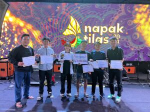 Read more about the article SMA Negeri 2 ketapang Raih Juara 1 Lomba Pidato bahasa Inggris dan Juara 3 Lomba Band musik pada Festival pemuda kreatif dalam rangka napak tilas ke 2 Kabupaten Ketapang