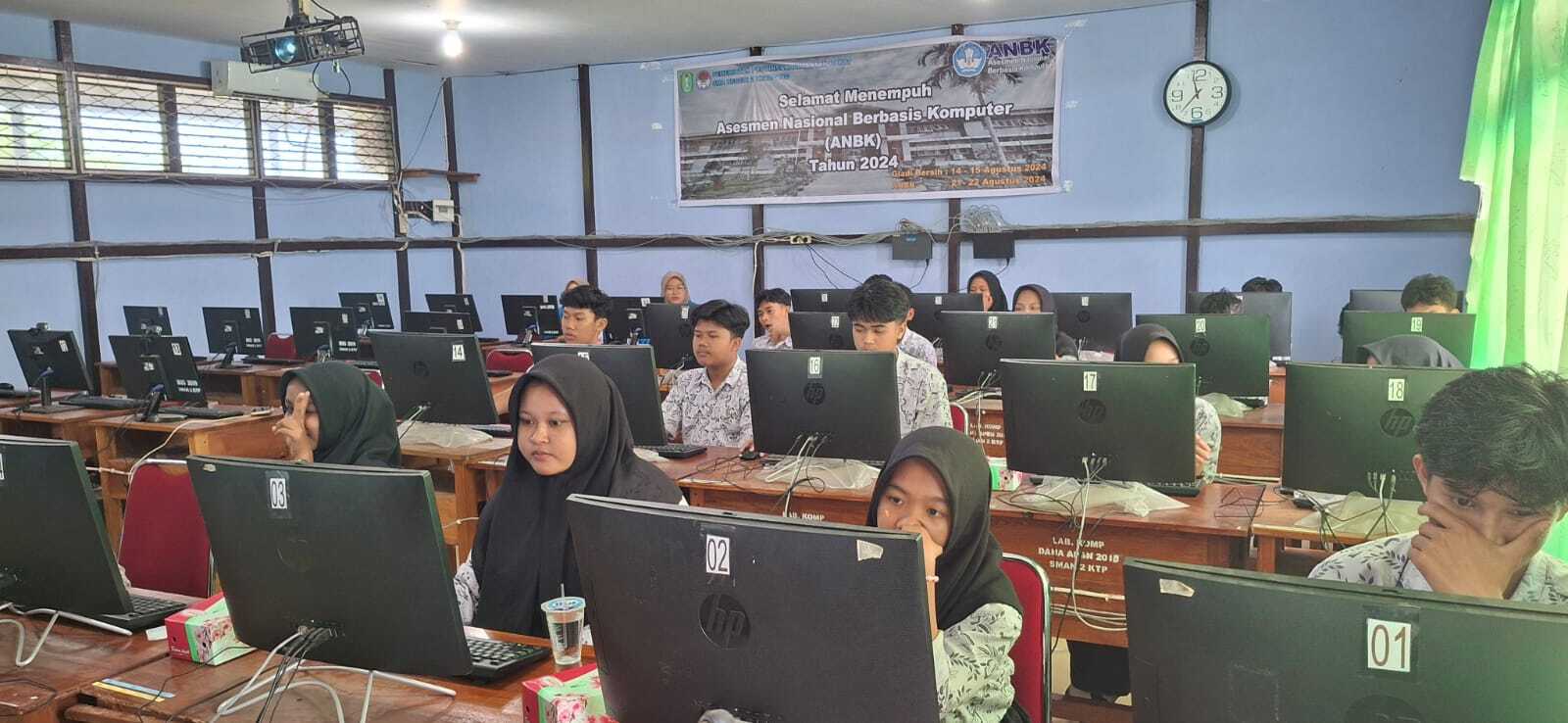 You are currently viewing SMA Negeri 2 Ketapang Berhasil Gelar Asesmen Nasional Berbasis Komputer (ANBK) 2024
