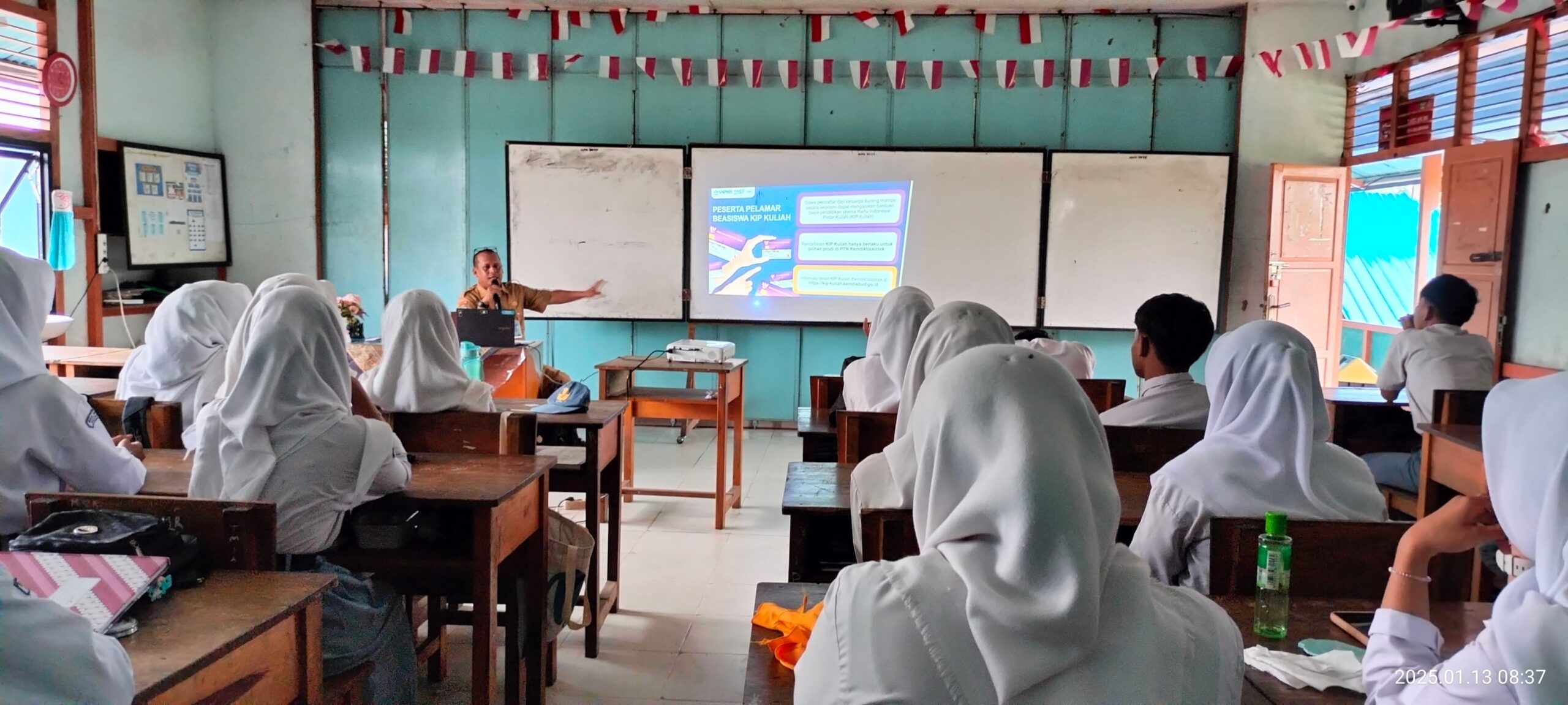 Read more about the article Sosialisasi SNPMB 2025 dan Persiapan Studi Lanjut Kelas XII SMA Negeri 2 Ketapang
