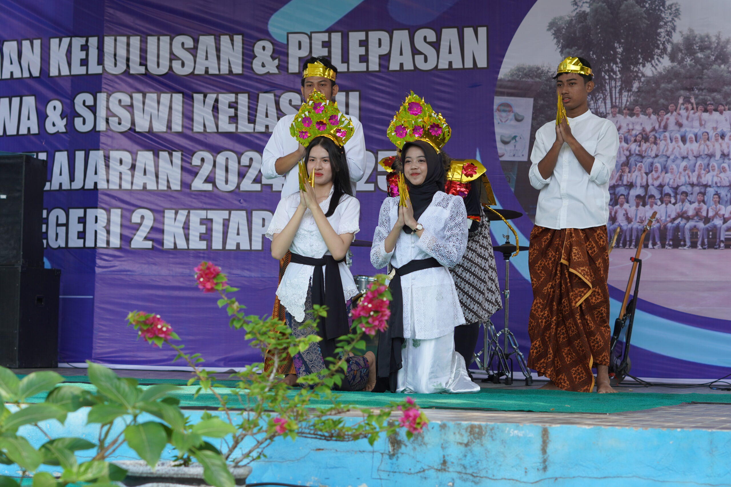 Read more about the article 🌟 Langkah Awal Menuju Masa Depan – Pelepasan & Kelulusan Siswa Kelas XII SMAN 2 Ketapang 2025 🎓
