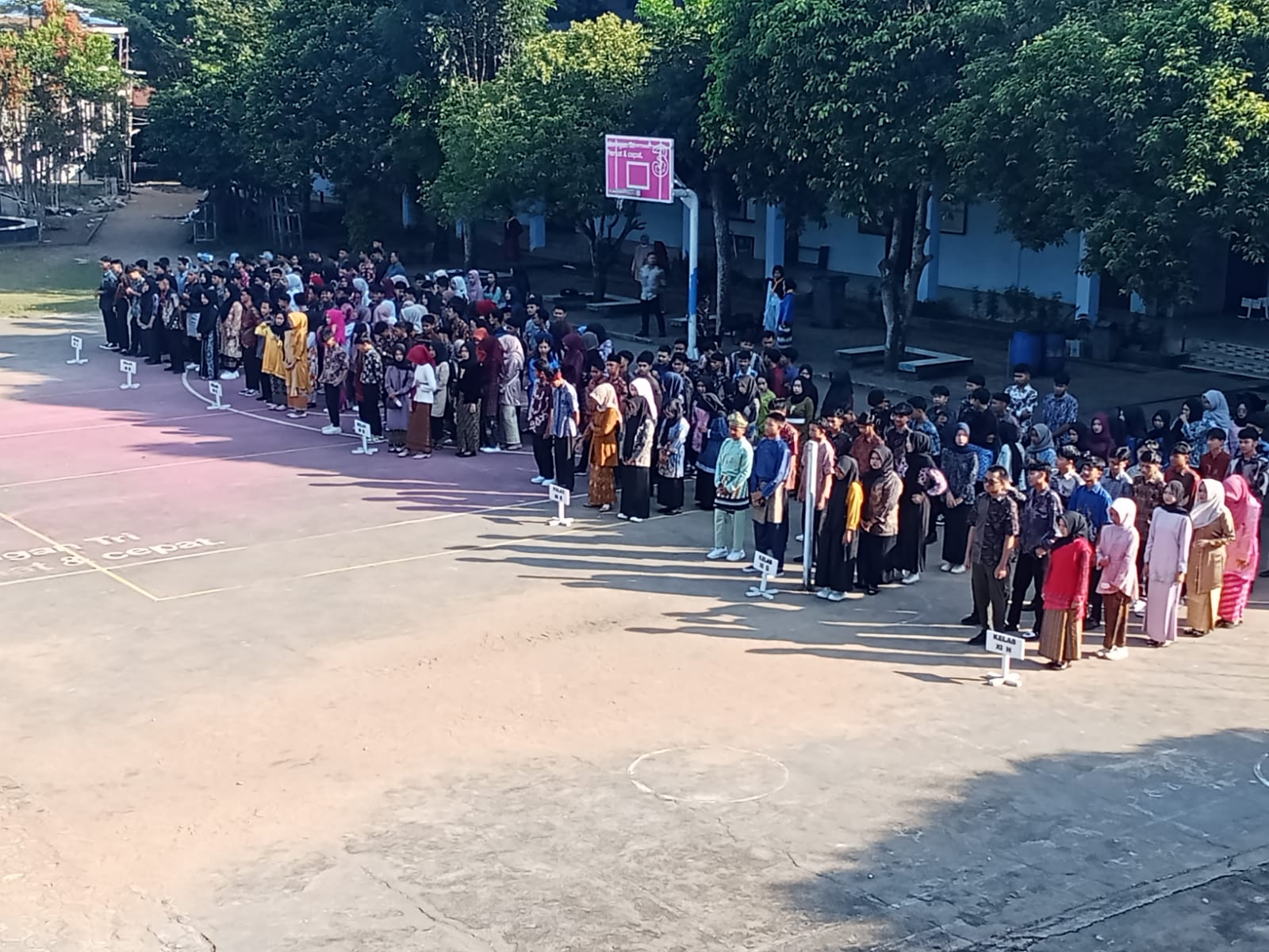 Read more about the article 📚 Peringatan Hari Pendidikan Nasional 2025 di SMA Negeri 2 Ketapang – “Pendidikan Memerdekakan, Guru Menginspirasi”