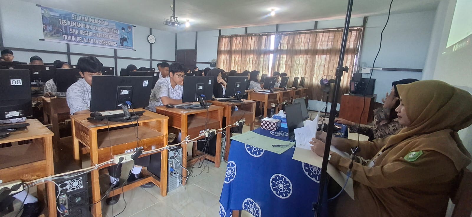 Read more about the article SMAN 2 Ketapang Gelar Tes Kemampuan Akademik (TKA) 2025